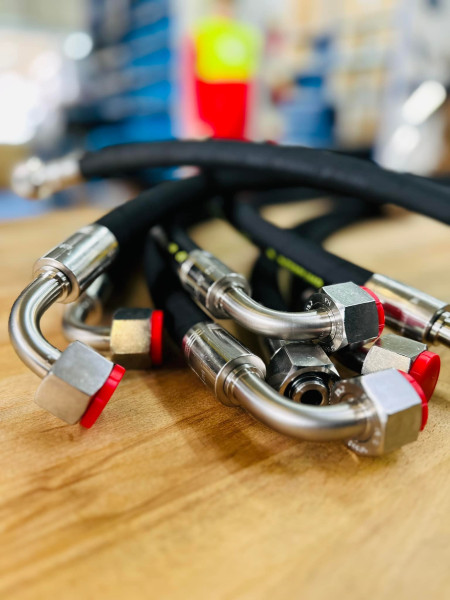 wann-hydraulikschlaeuche-wehcseln